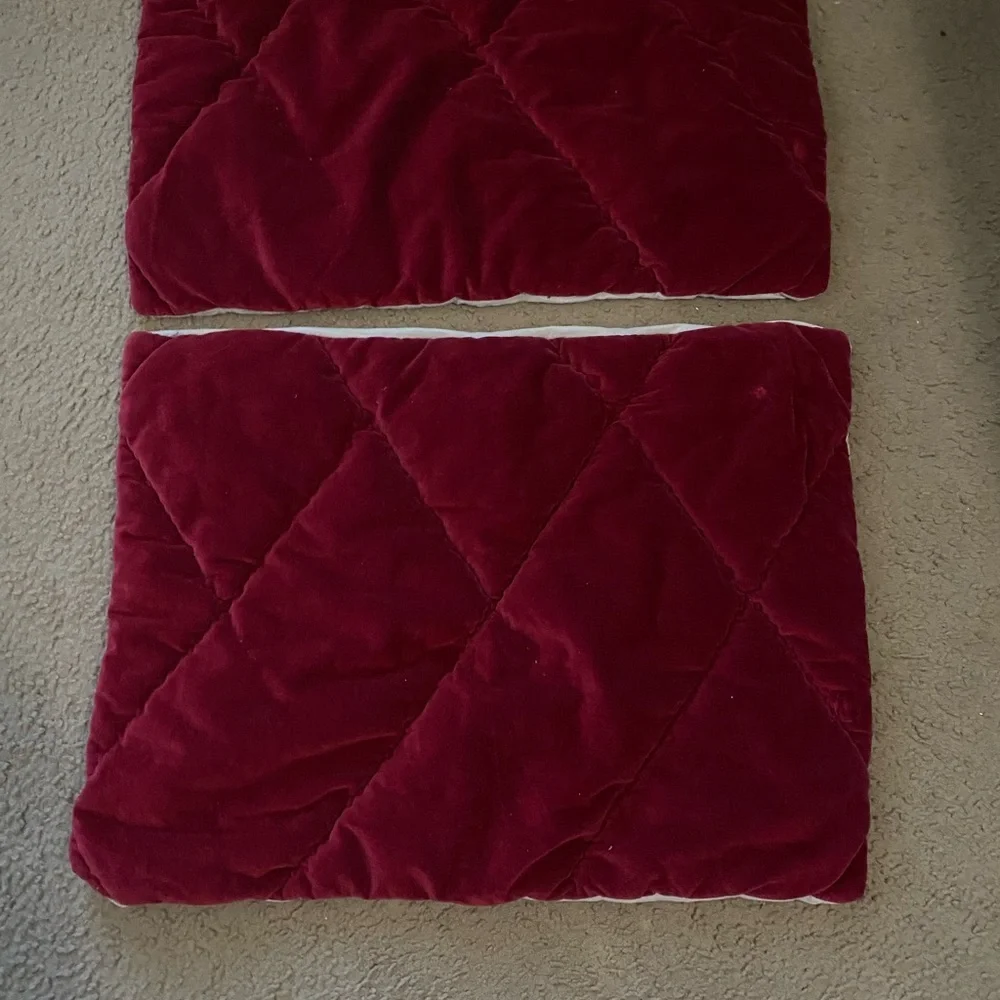 2 Pottery Barn Burgundy Velvet Quilted Standard Luxurious Pillow Covers 20 x 26
